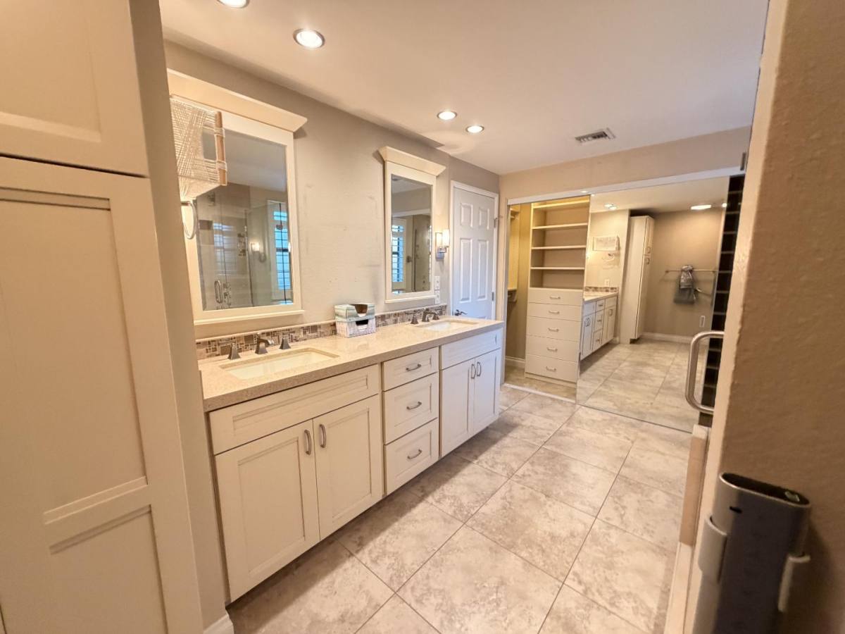 House for rent at 39196 Sweetwater Dr, Palm Desert, CA 92211