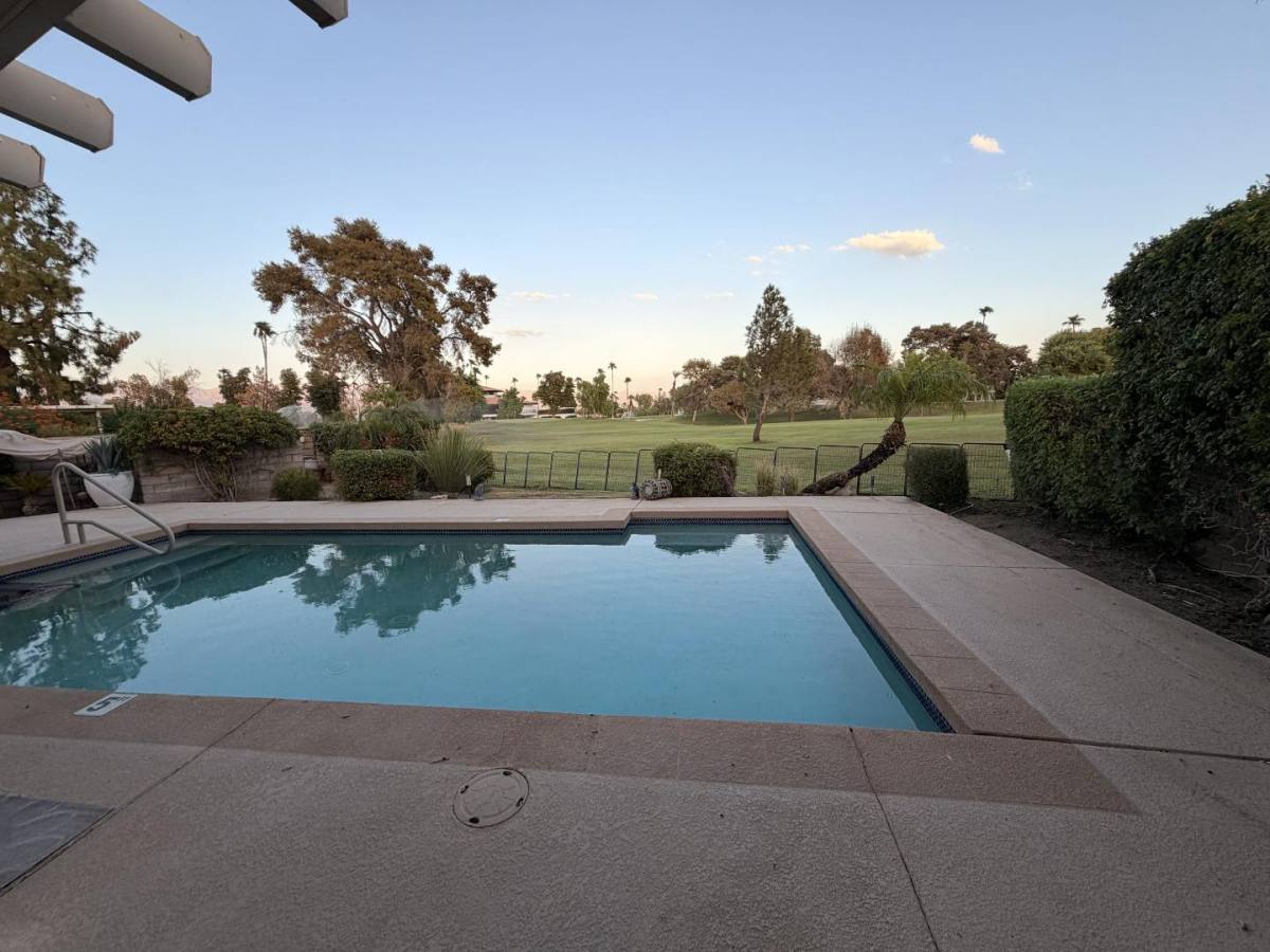 House for rent at 39196 Sweetwater Dr, Palm Desert, CA 92211