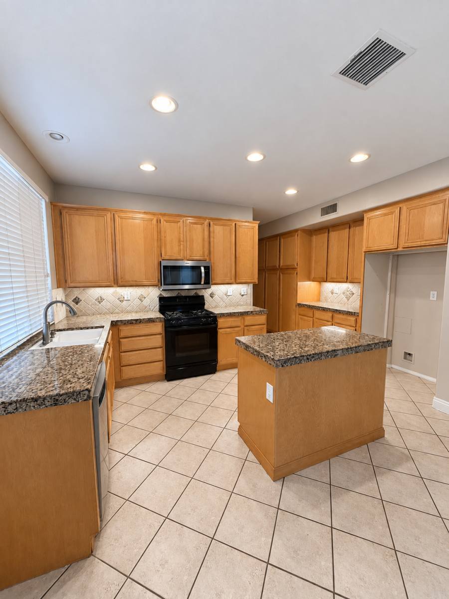 House for rent at 828 Villa Montes Circle #828, Corona, CA 92879