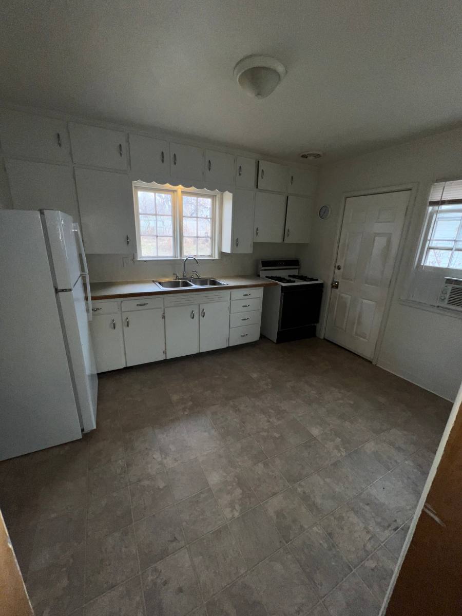 Apartment for rent at 1811 High St, Iowa City, IA 52245
