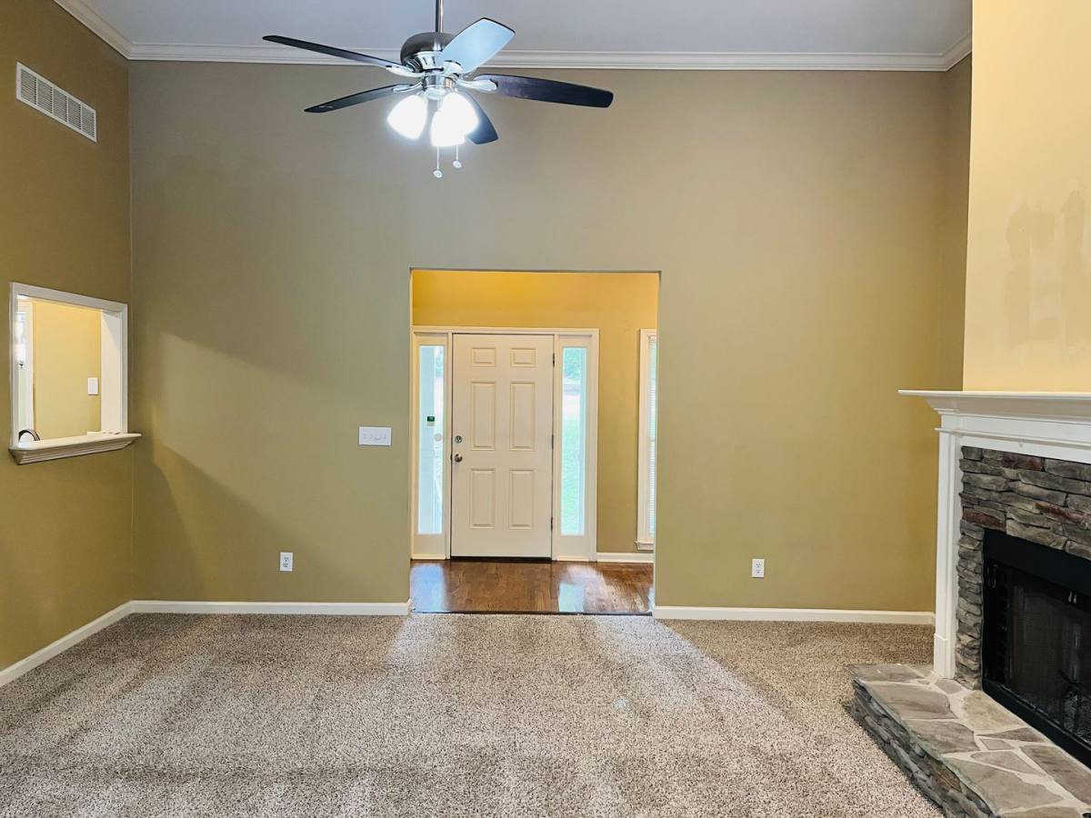House for rent at 70 Indian Bluff Dr, Sharpsburg, GA 30277
