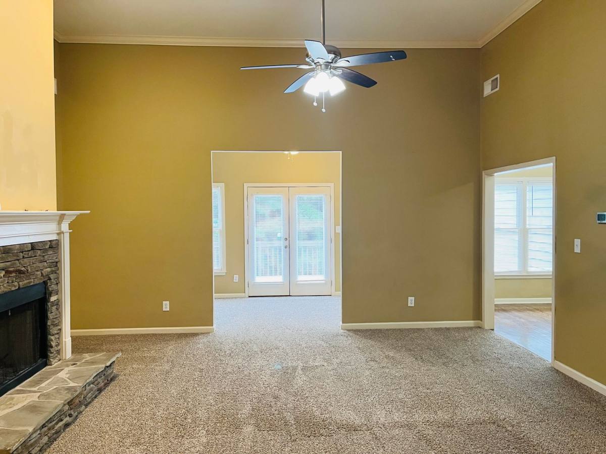 House for rent at 70 Indian Bluff Dr, Sharpsburg, GA 30277
