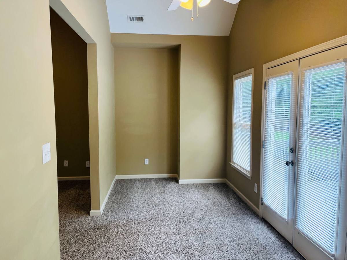 House for rent at 70 Indian Bluff Dr, Sharpsburg, GA 30277
