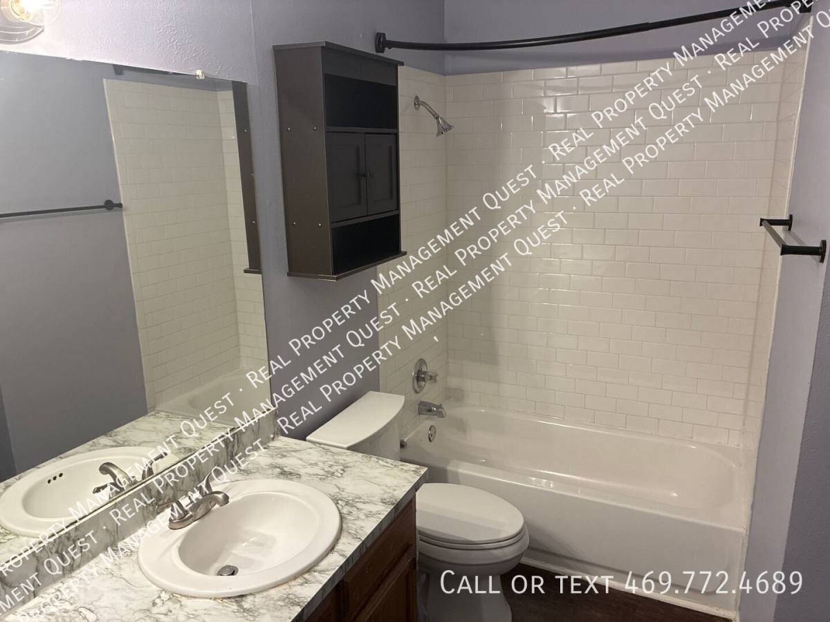 Townhouse for rent at 123 Austin Stone Dr, Duncanville, TX 75137