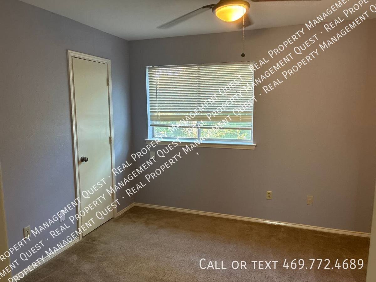 Townhouse for rent at 123 Austin Stone Dr, Duncanville, TX 75137