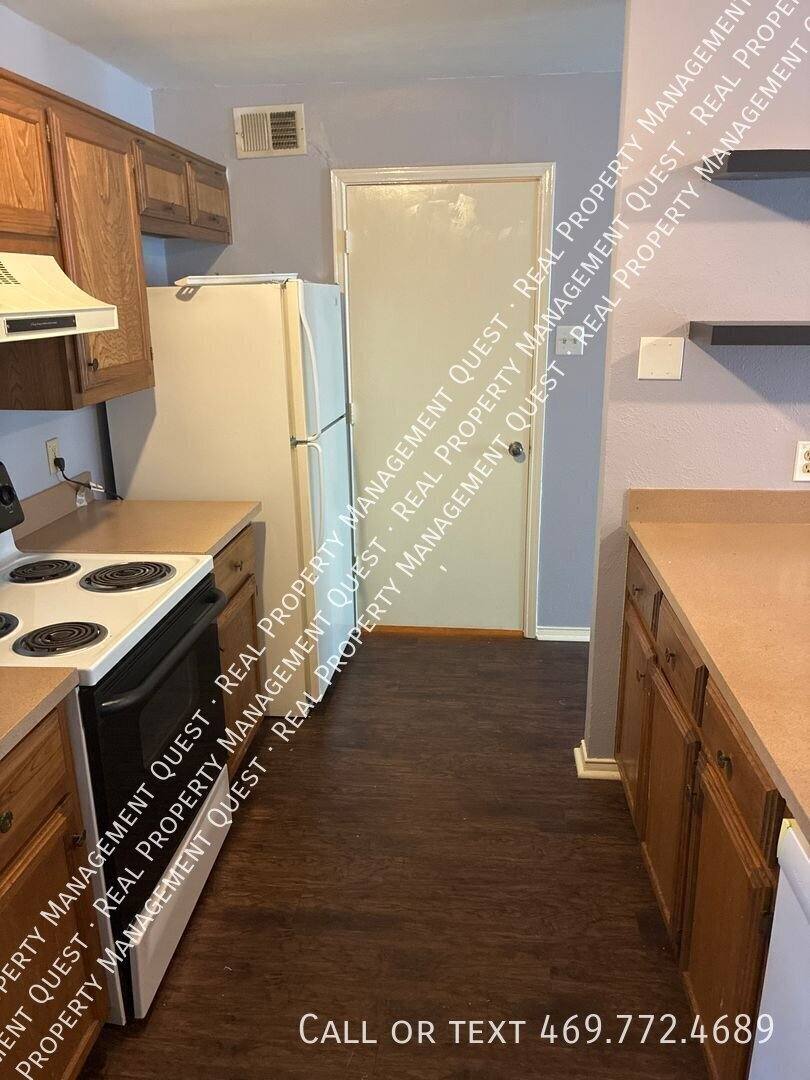 Townhouse for rent at 123 Austin Stone Dr, Duncanville, TX 75137