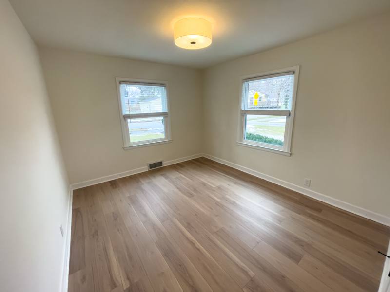 Xgc 9212 W Michigan St in Wauwatosa, WI | 2 Beds 1 Bath 875 sqft Apartment ...