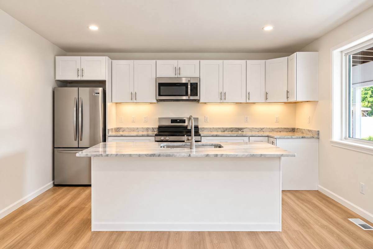 Apartment for rent at 34 Cross St #3, Auburn Hills, MI 48326