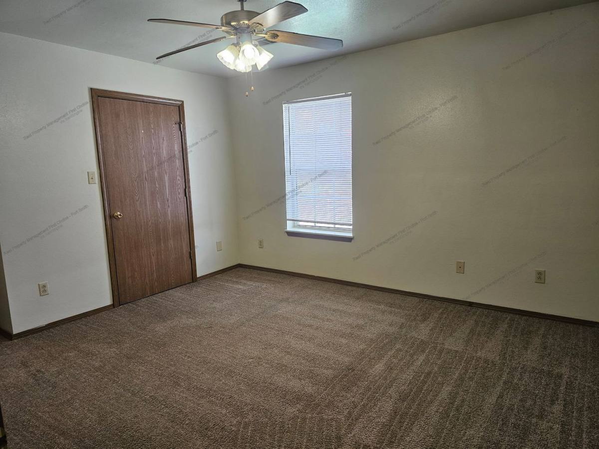 Apartment for rent at 2209 Fayetteville Rd #12, Van Buren, AR 72956