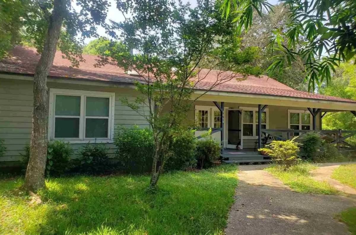 House for rent at 3060 Robertson Rd, Pensacola, FL 32507