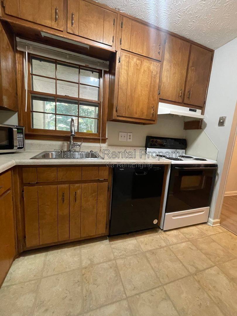 Apartment for rent at 2130 Kings Gate Circle SW #C, Snellville, GA 30078