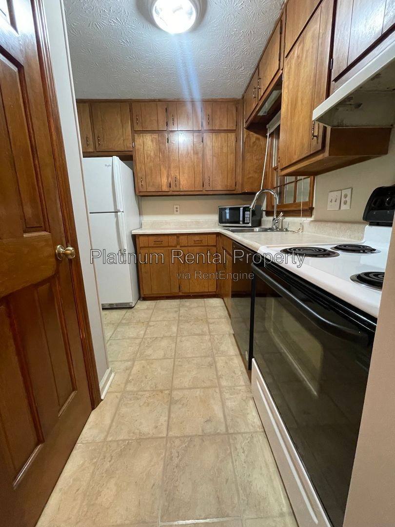 Apartment for rent at 2130 Kings Gate Circle SW #C, Snellville, GA 30078