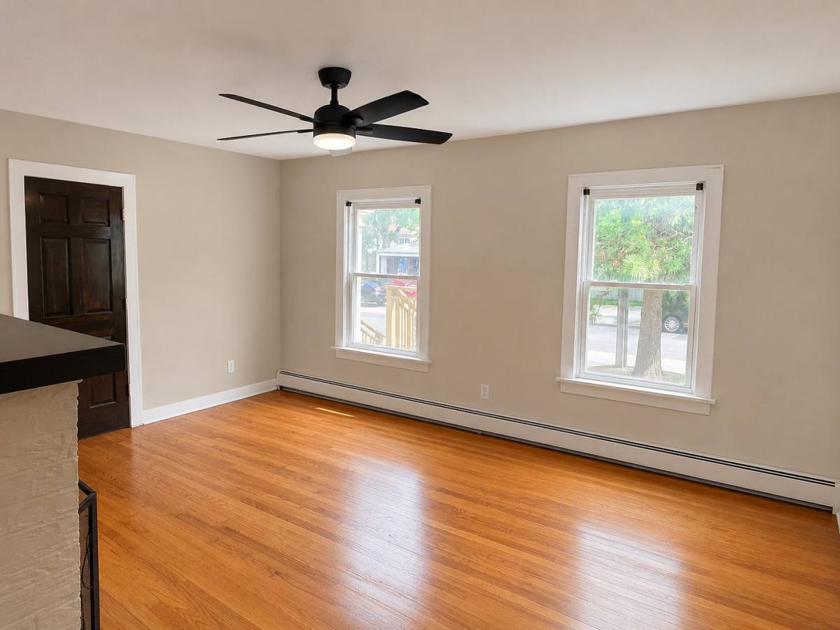Apartment for rent at 135 N Ave #1, Elmhurst, IL 60126
