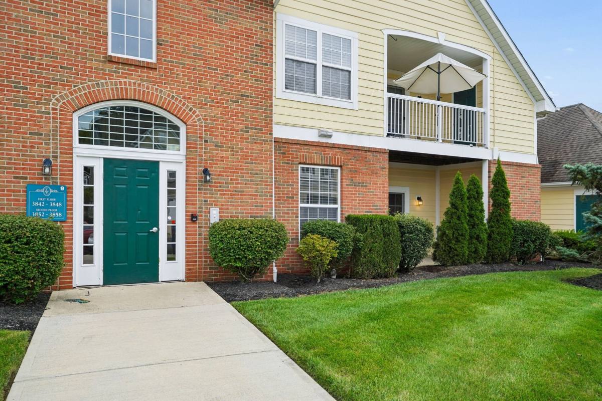 Condo for rent at 3842 Carberry Dr, Dublin, OH 43016