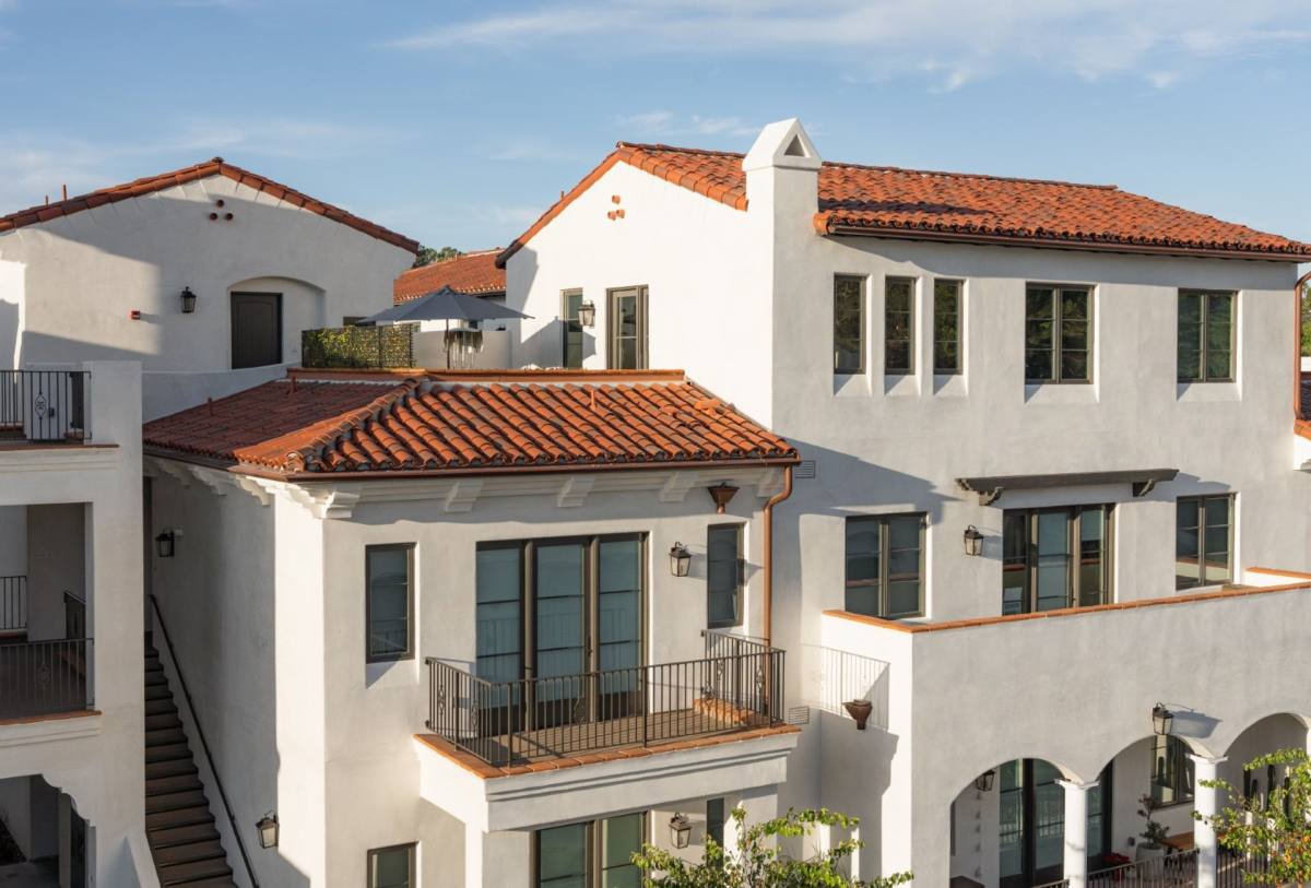 Apartment for rent at 835 E Canon Perdido St, Santa Barbara, CA 93103