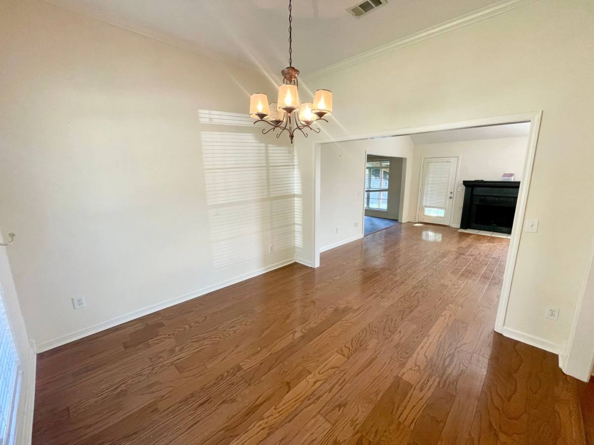 House for rent at 311 Longleaf Dr, Flowood, MS 39232