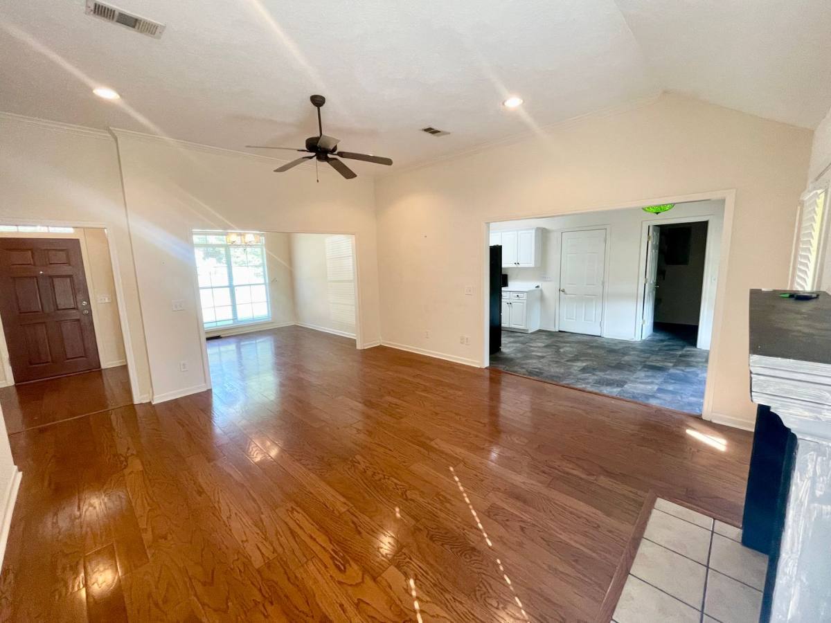 House for rent at 311 Longleaf Dr, Flowood, MS 39232
