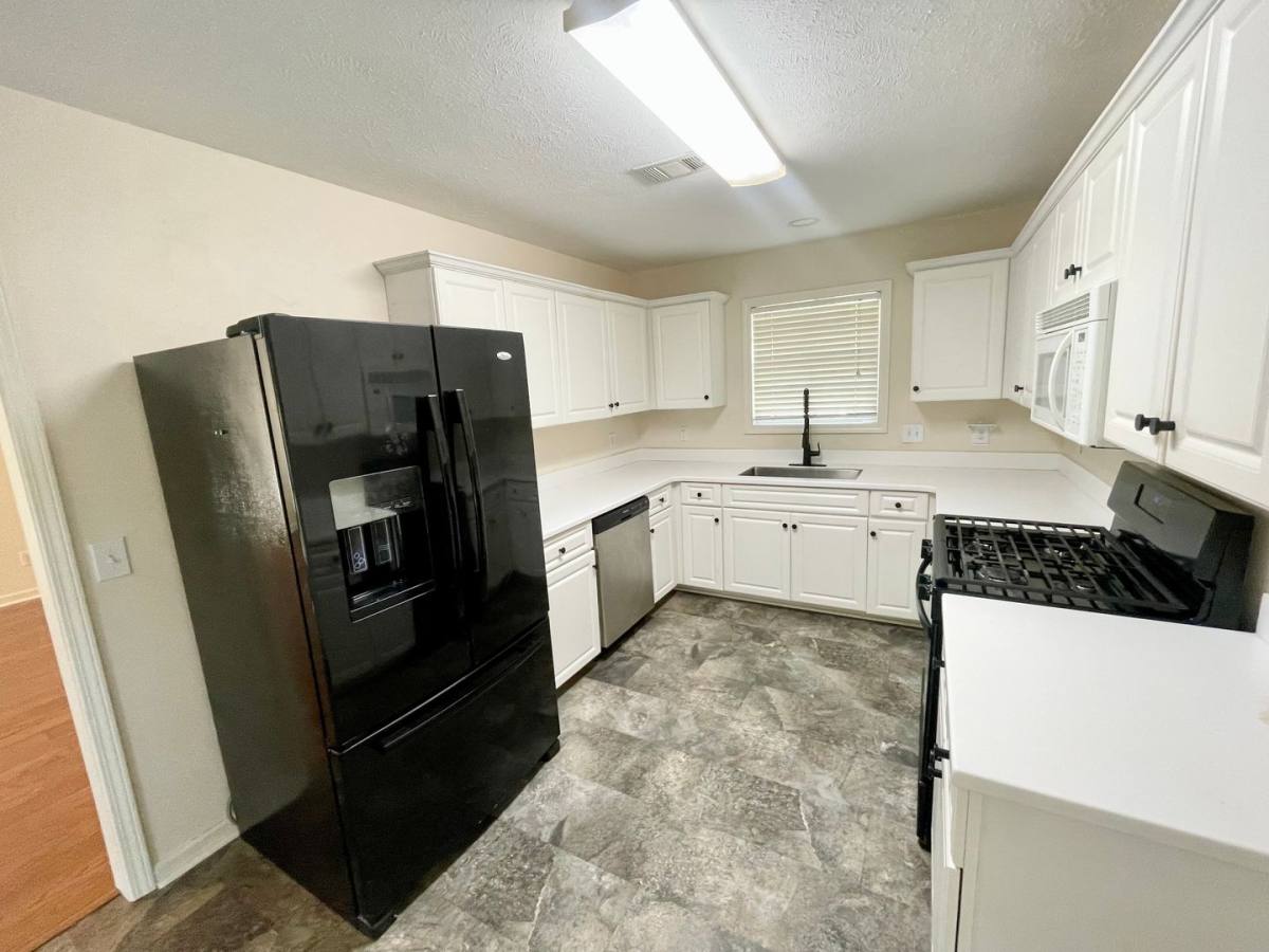 House for rent at 311 Longleaf Dr, Flowood, MS 39232