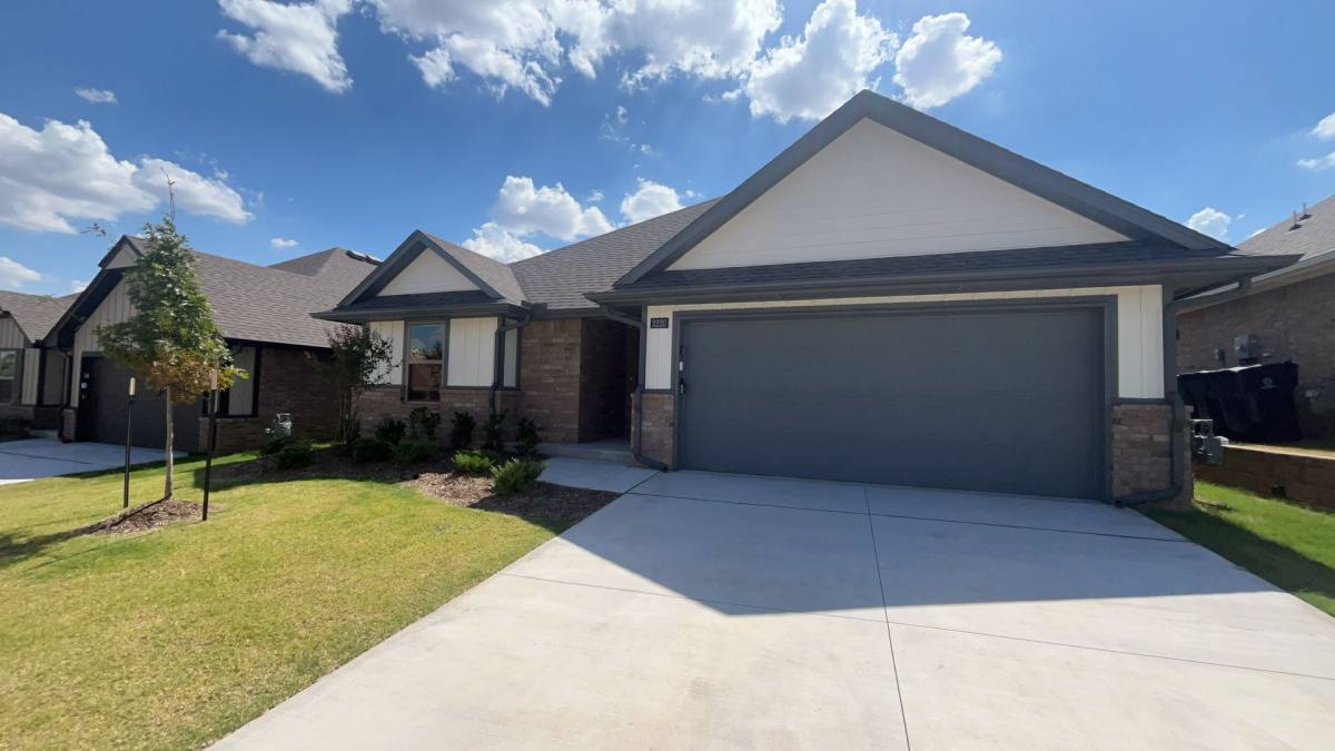House for rent at 2220 NW 170th St, Edmond, OK 73012