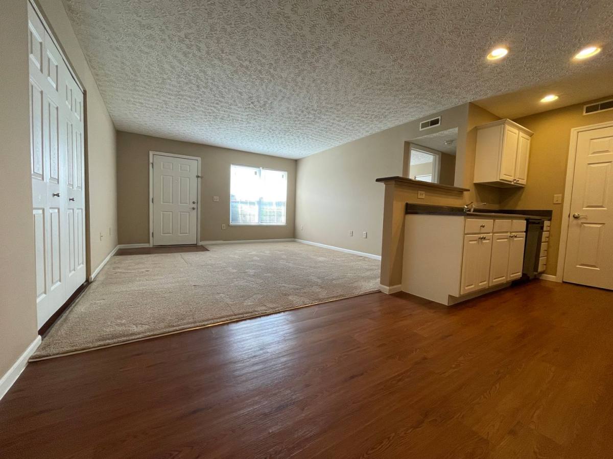 Condo for rent at 5558 Garden Ridge, Columbus, OH 43228