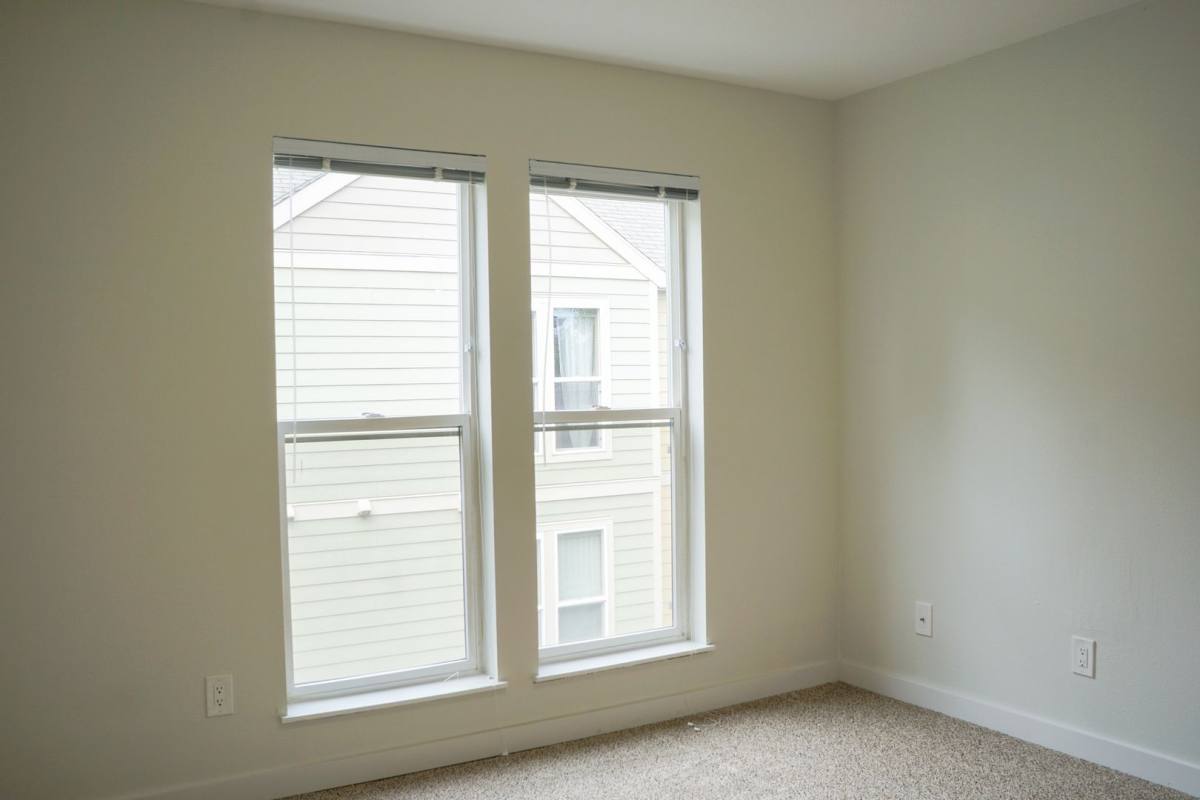 Apartment for rent at 220 SW Meade St #6, Portland, OR 97201