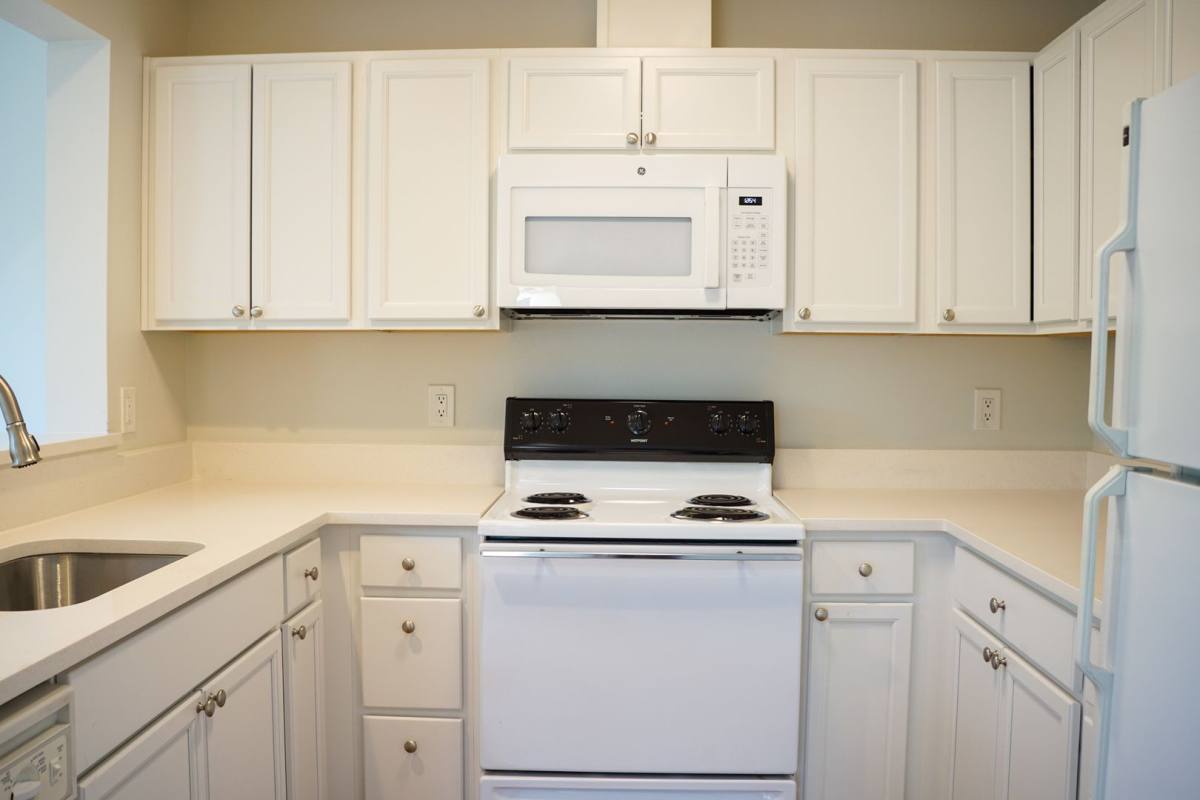 Apartment for rent at 220 SW Meade St #6, Portland, OR 97201