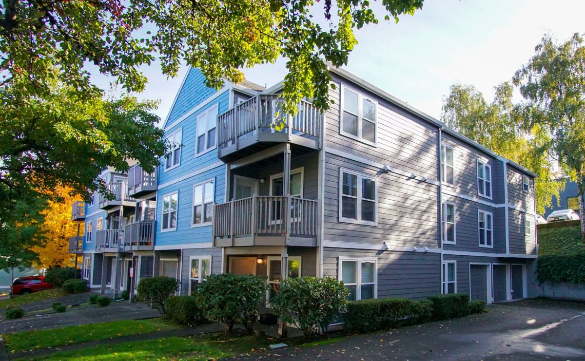 Apartment for rent at 220 SW Meade St #6, Portland, OR 97201