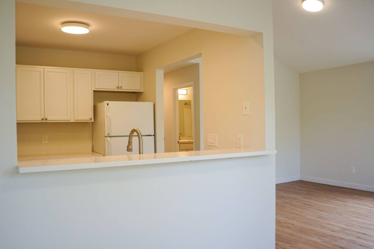 Apartment for rent at 220 SW Meade St #6, Portland, OR 97201