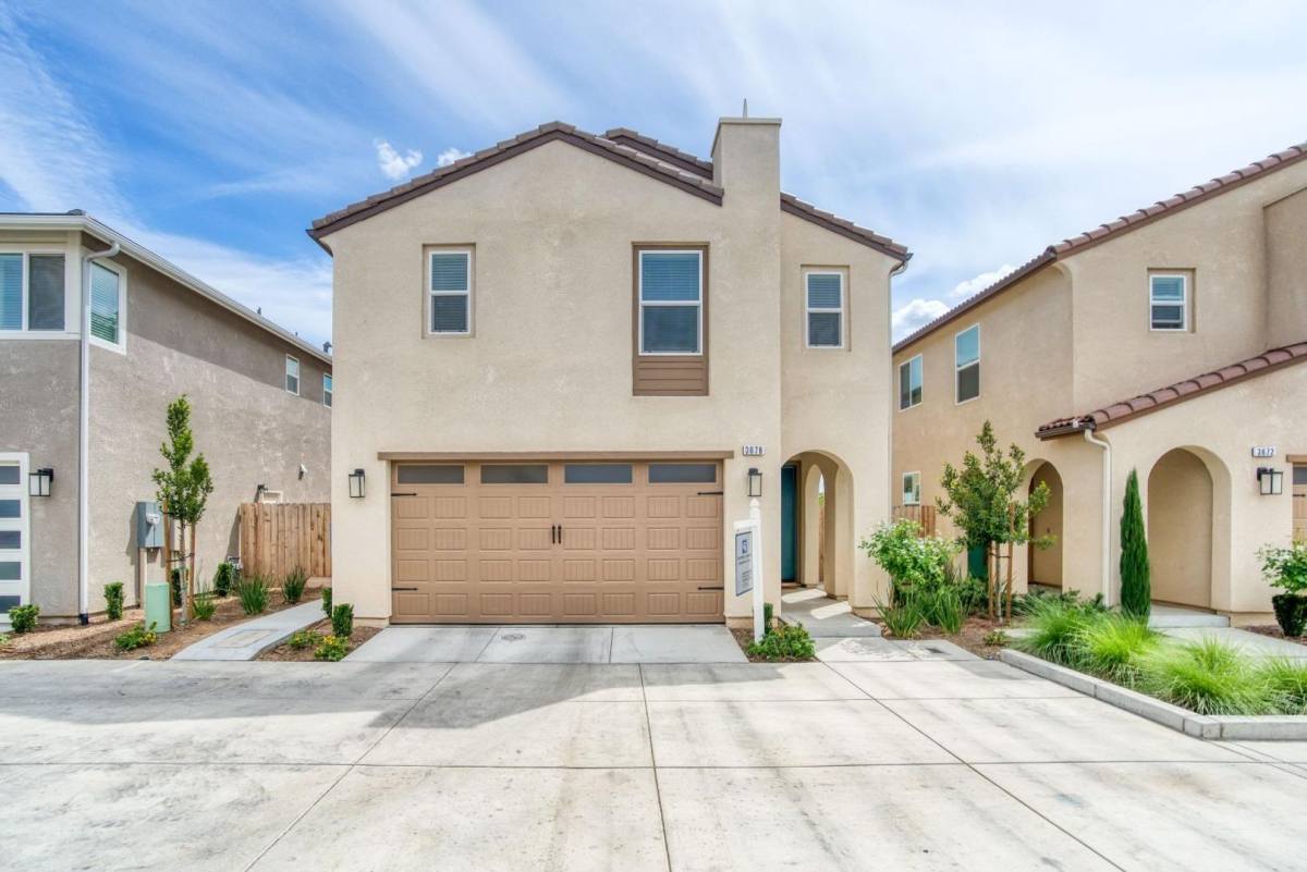 House for rent at 3678 Parkstone Way, Clovis, CA 93619
