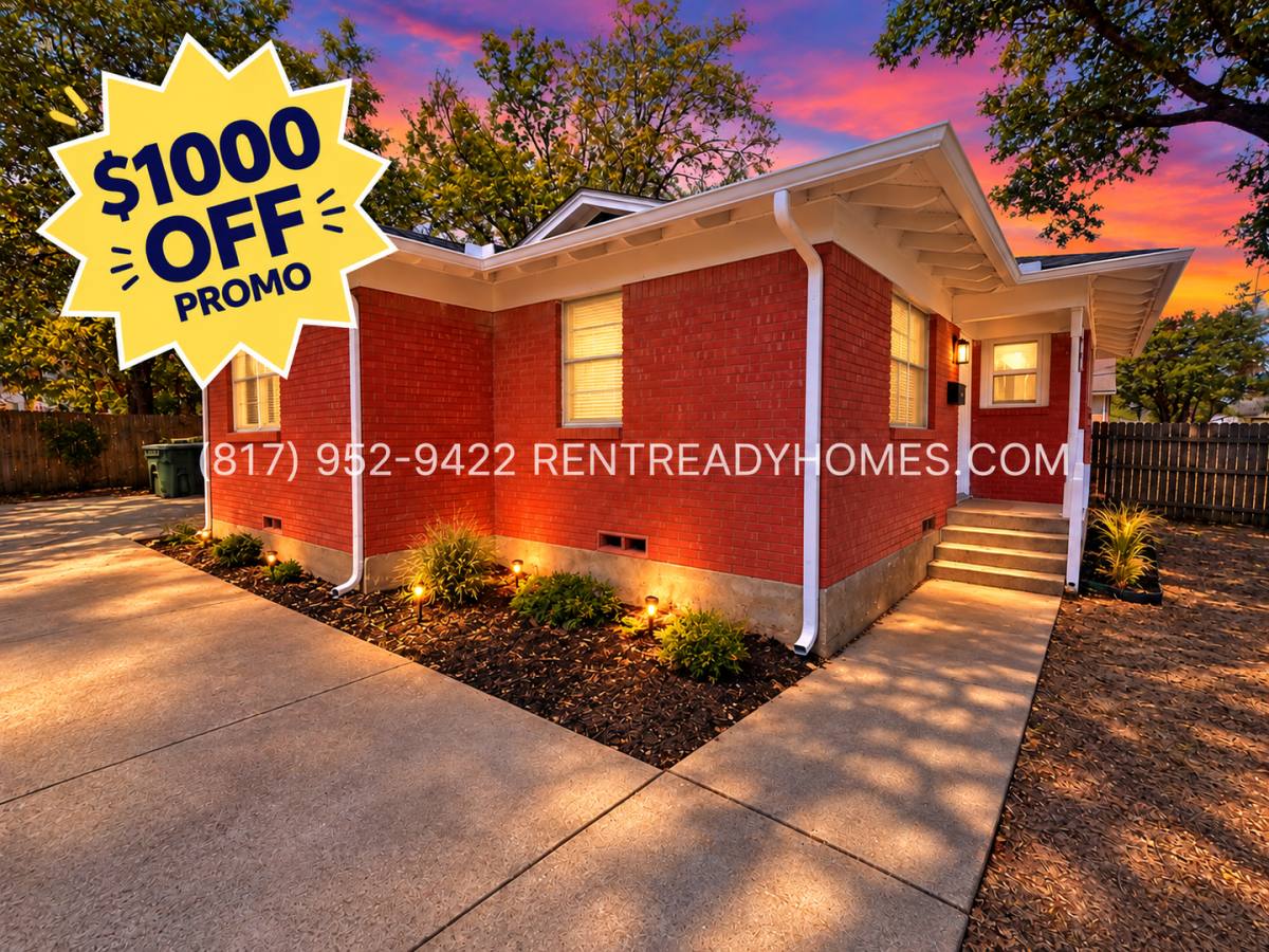 House for rent at 806 N Center St, Arlington, TX 76011