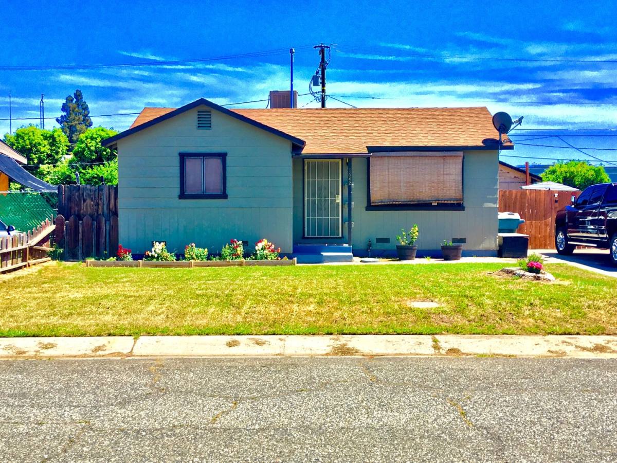 House for rent at 1642 S Bardo St, Visalia, CA 93277