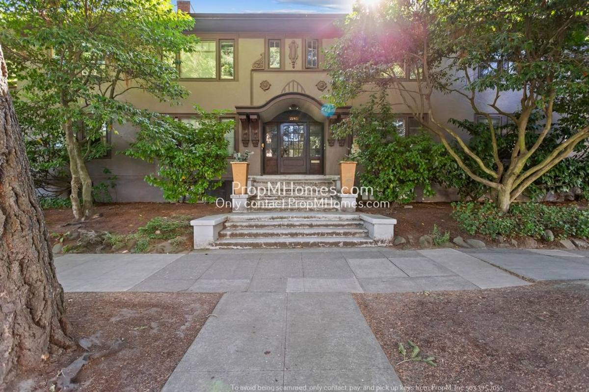 Apartment for rent at 2240 NE 14th Ave #3, Portland, OR 97212