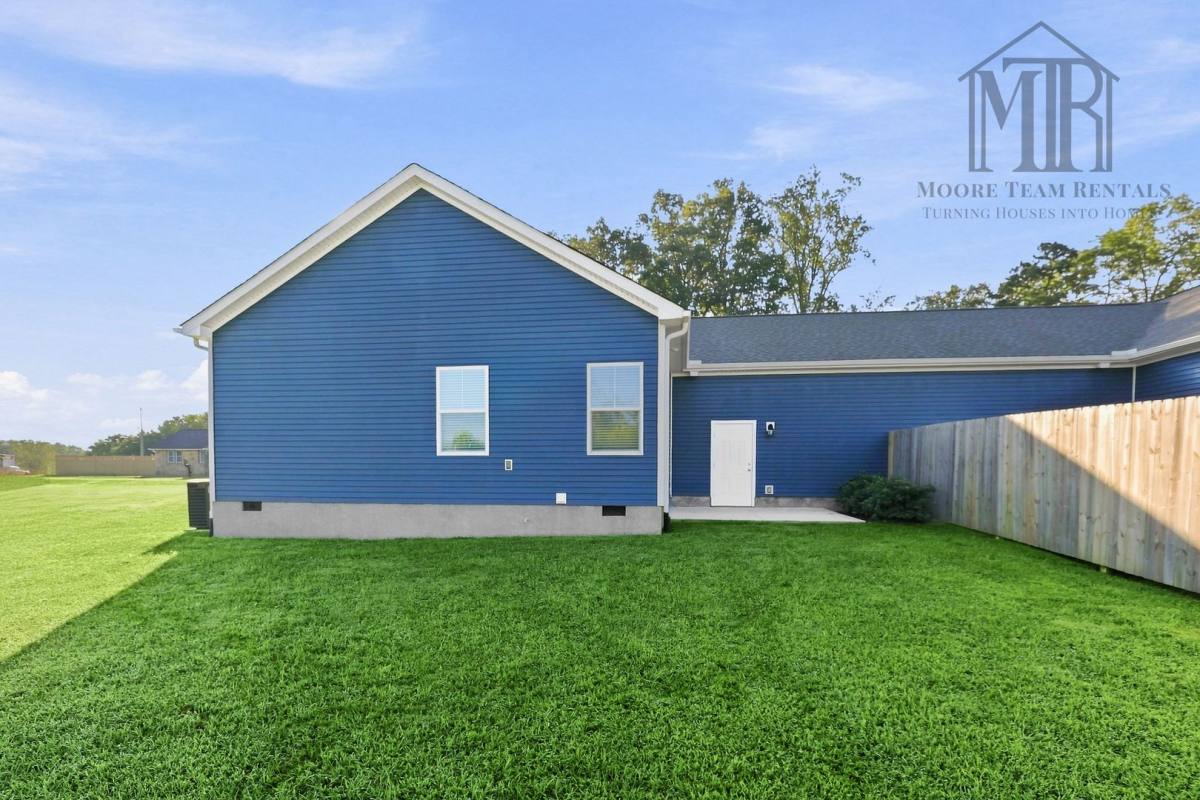 House for rent at 2095 Orchard Rd #2, Flat Rock, NC 28731