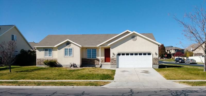 House for rent at 821 N Buffalo Dr, Saratoga Springs, UT 84045