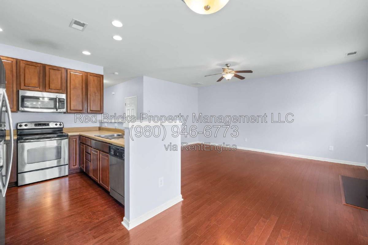 Townhouse for rent at 14054 Singleleaf Lane, Charlotte, NC 28278