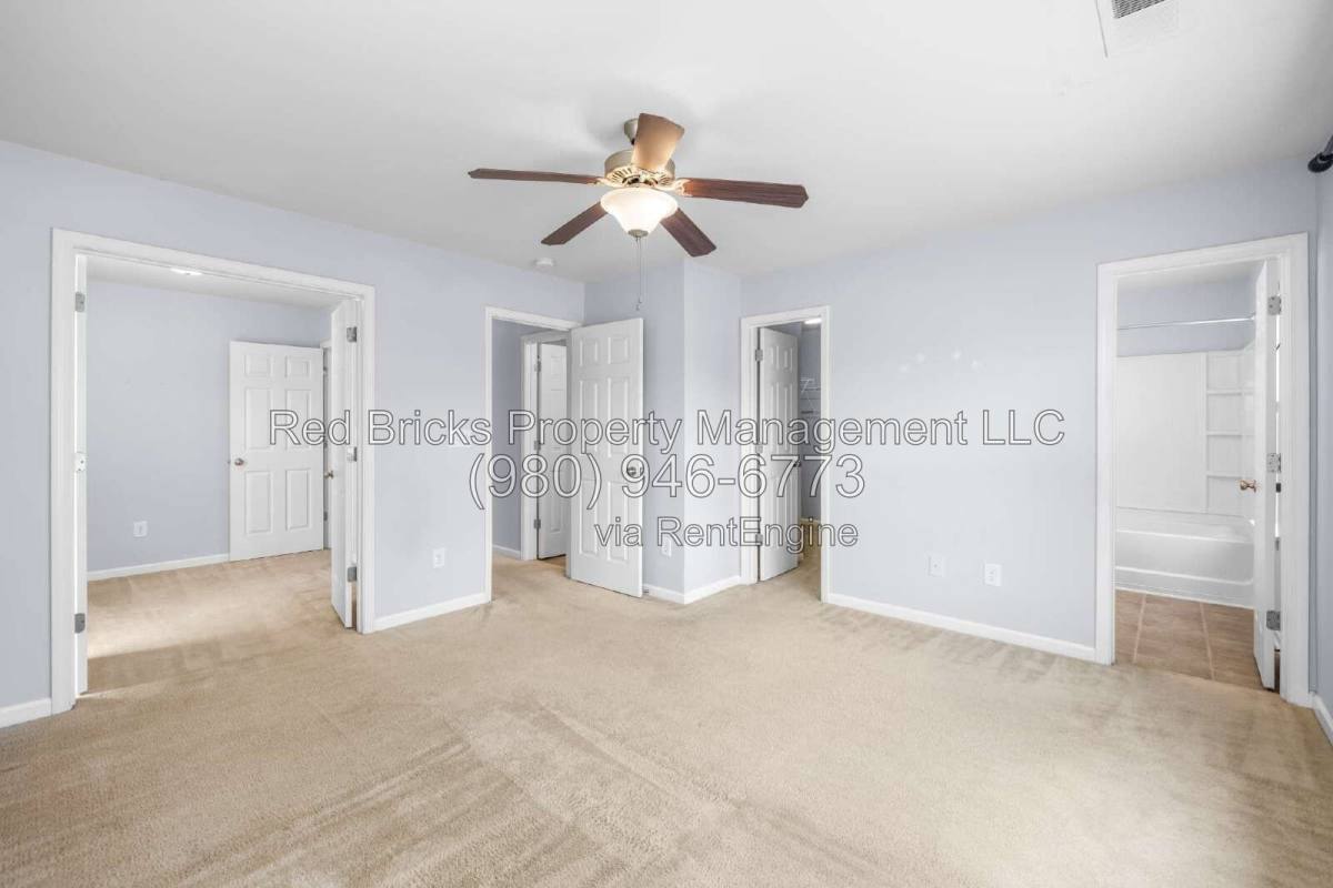 Townhouse for rent at 14054 Singleleaf Lane, Charlotte, NC 28278