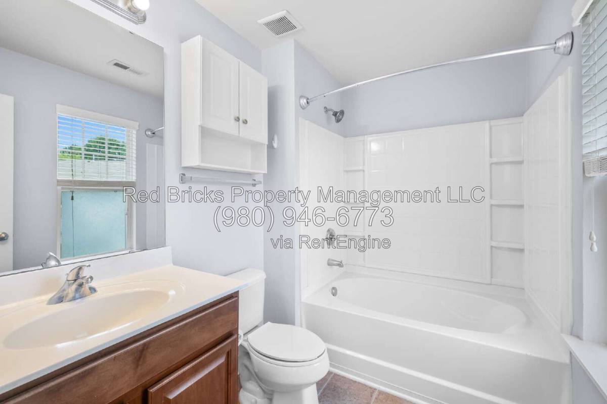 Townhouse for rent at 14054 Singleleaf Lane, Charlotte, NC 28278