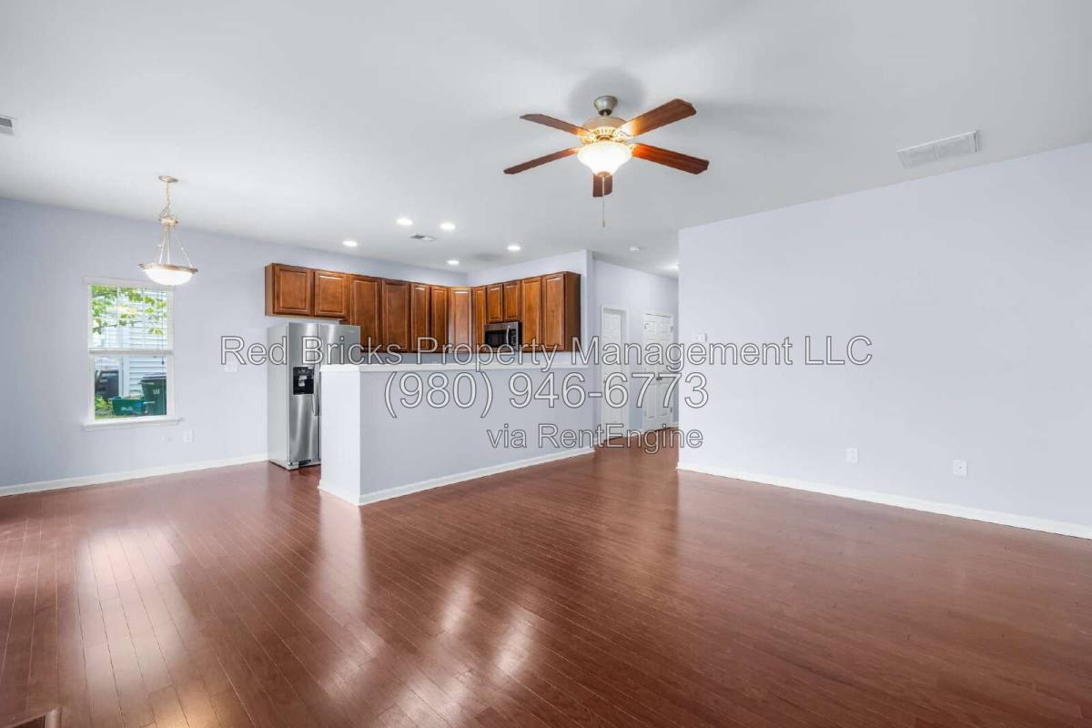 Townhouse for rent at 14054 Singleleaf Lane, Charlotte, NC 28278