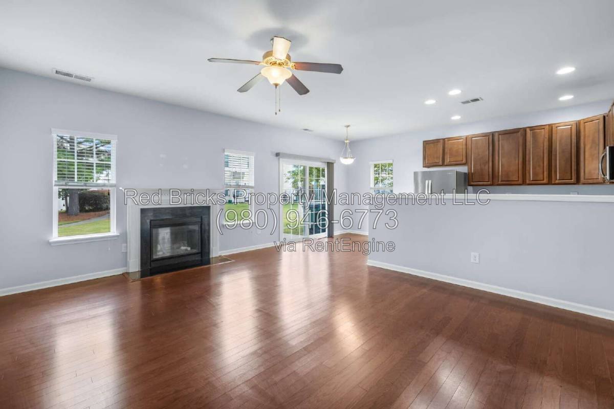 Townhouse for rent at 14054 Singleleaf Lane, Charlotte, NC 28278