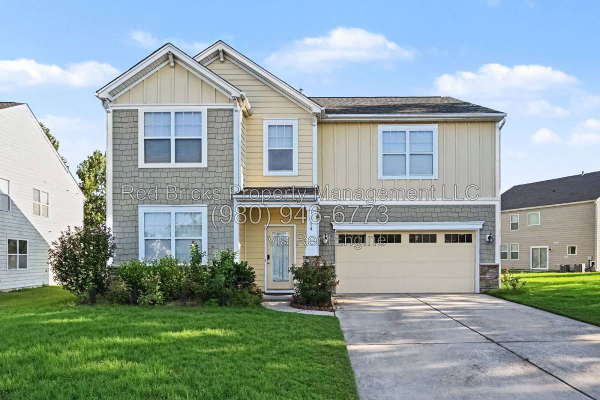 House for rent at 2714 Aldergrove Rd, Matthews, NC 28105