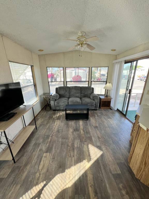 5707 E 32nd St, Yuma, AZ 85365 - House for Rent - Image 4