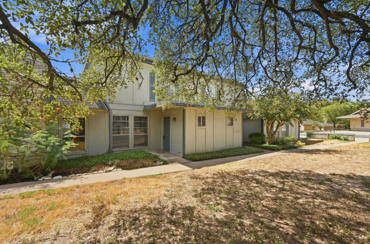 Condo for rent at 807 Castle Ridge Rd, Austin, TX 78746