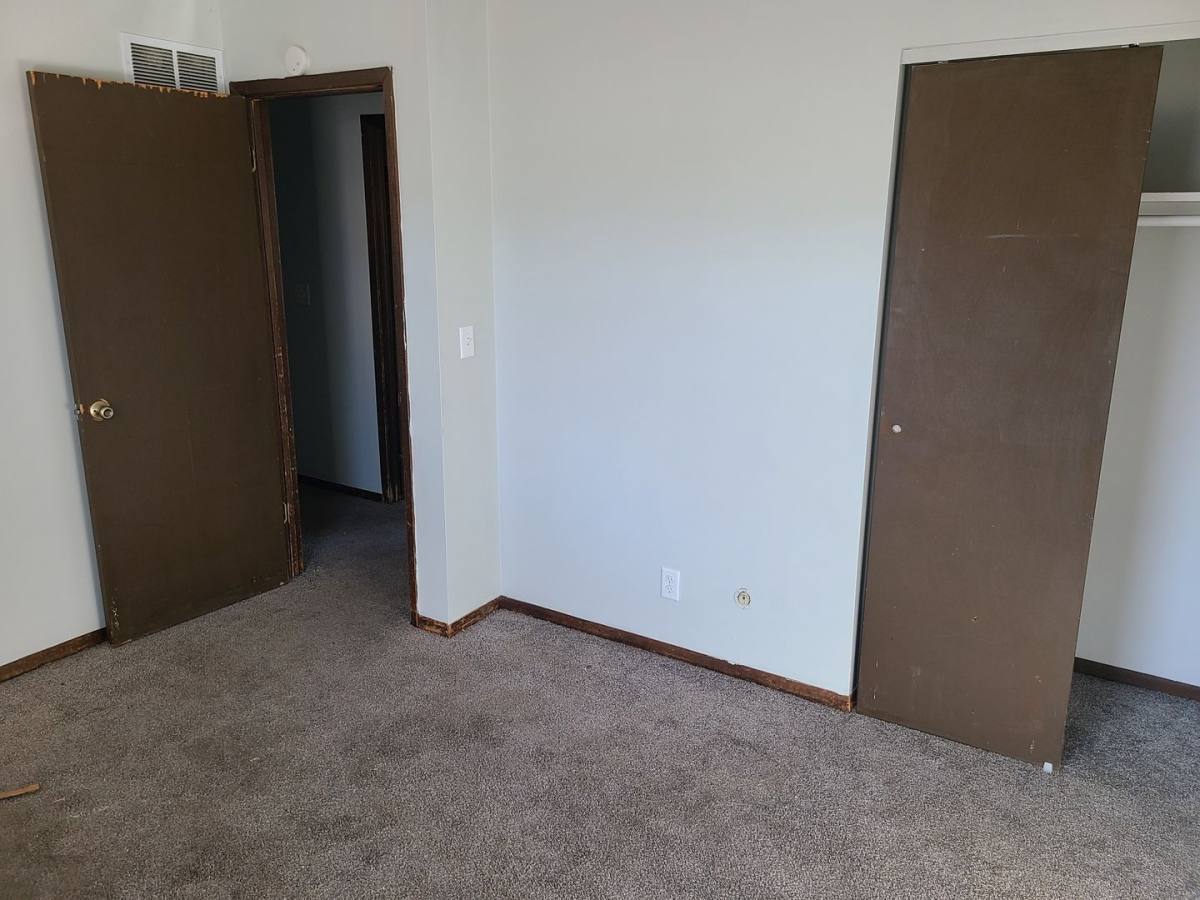 Apartment for rent at 1916 W 75th Place, Davenport, IA 52806