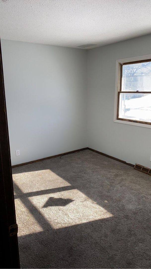 Apartment for rent at 1916 W 75th Place, Davenport, IA 52806