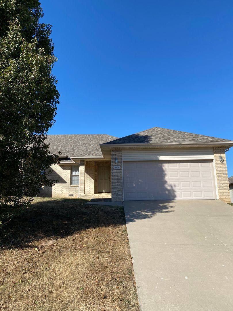 Apartment for rent at 2309-2311 W Parkview, Republic, MO 65738