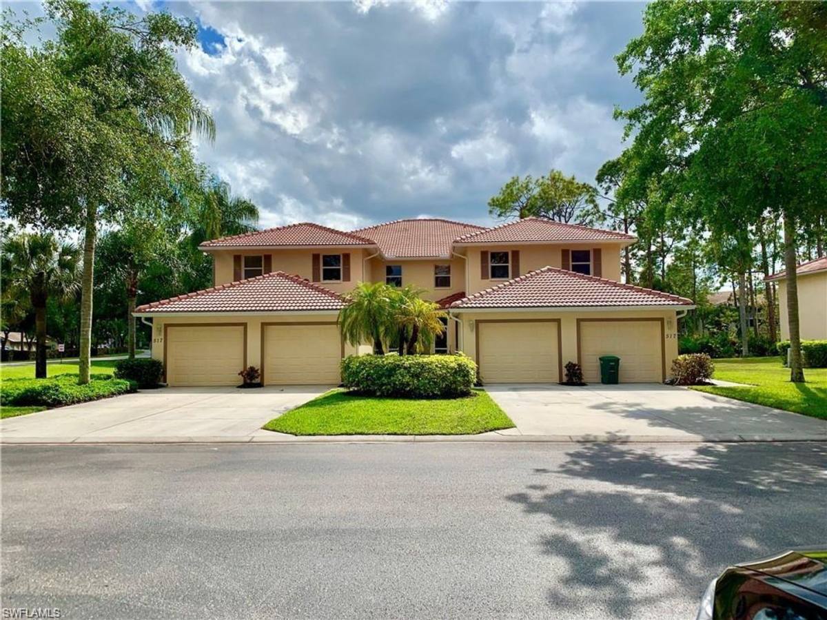 Townhouse for rent at 517 Robin Hood Circle, Naples, FL 34104