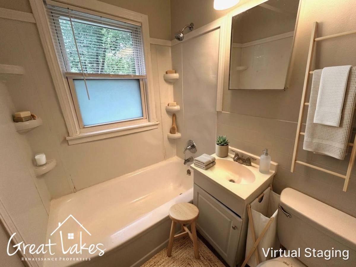 House for rent at 18541 Washtenaw St, Harper Woods, MI 48225