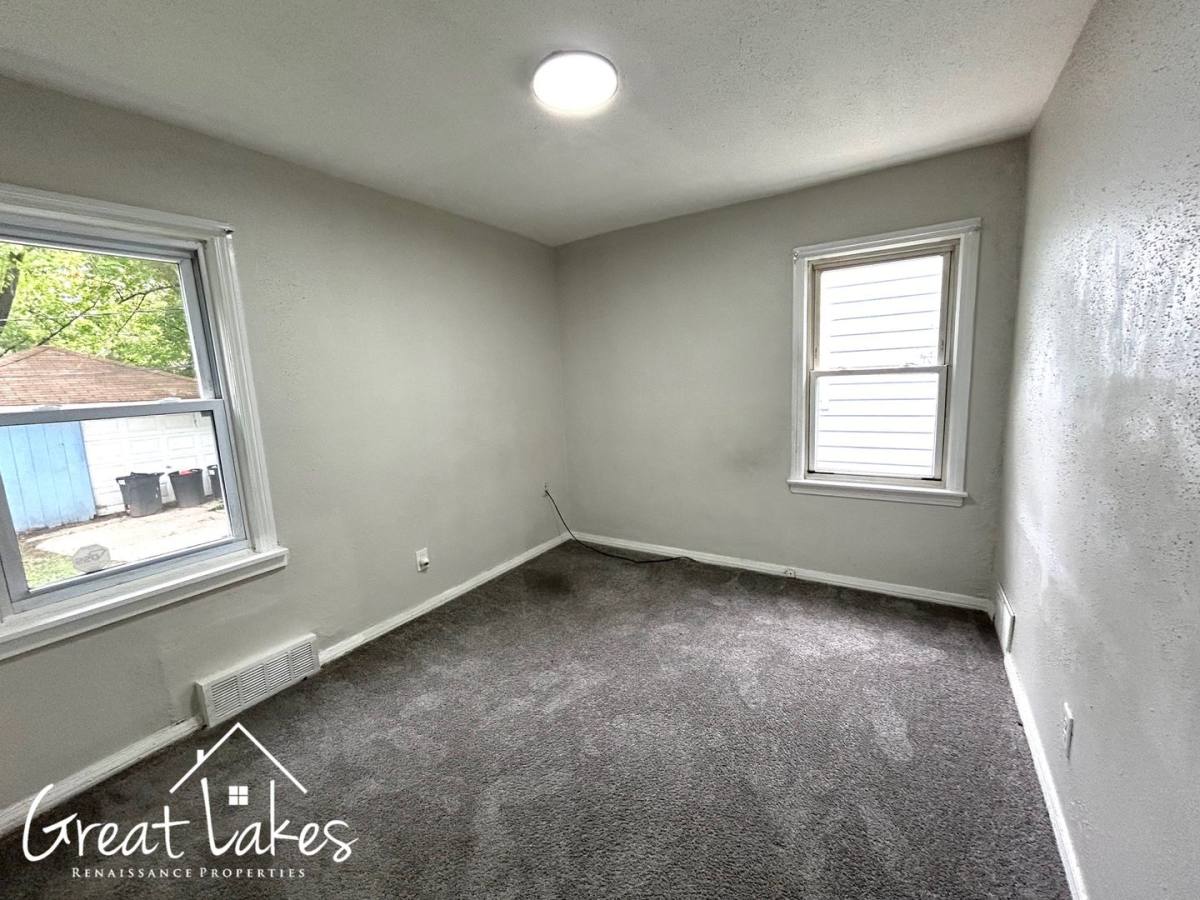 House for rent at 18541 Washtenaw St, Harper Woods, MI 48225