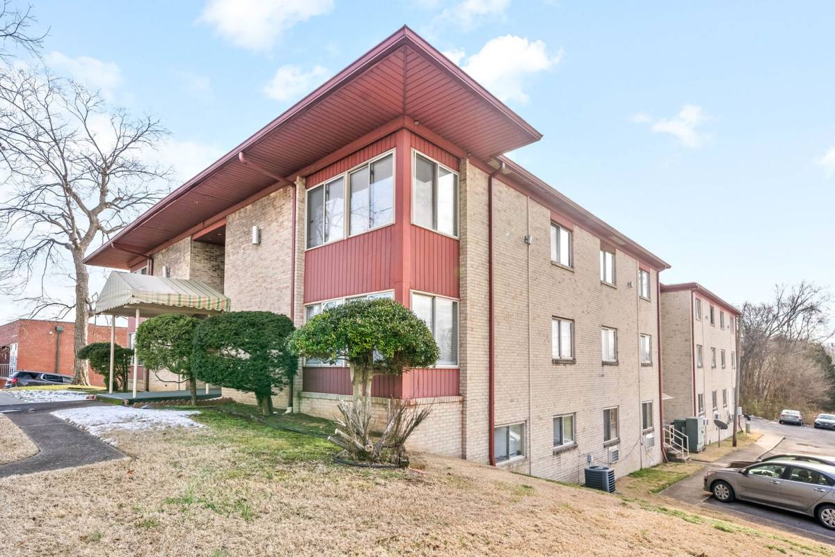 Townhouse for rent at 612 Madison St, Clarksville, TN 37040