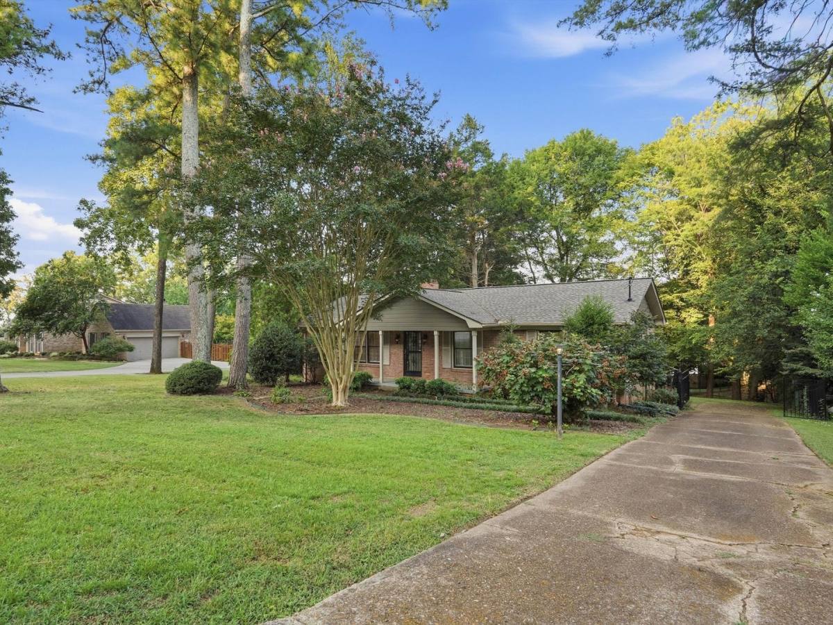 House for rent at 4006 Devon St SE, Huntsville, AL 35802